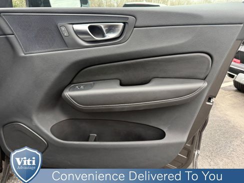 Certified 2025 Volvo XC60 B5 Plus image 29