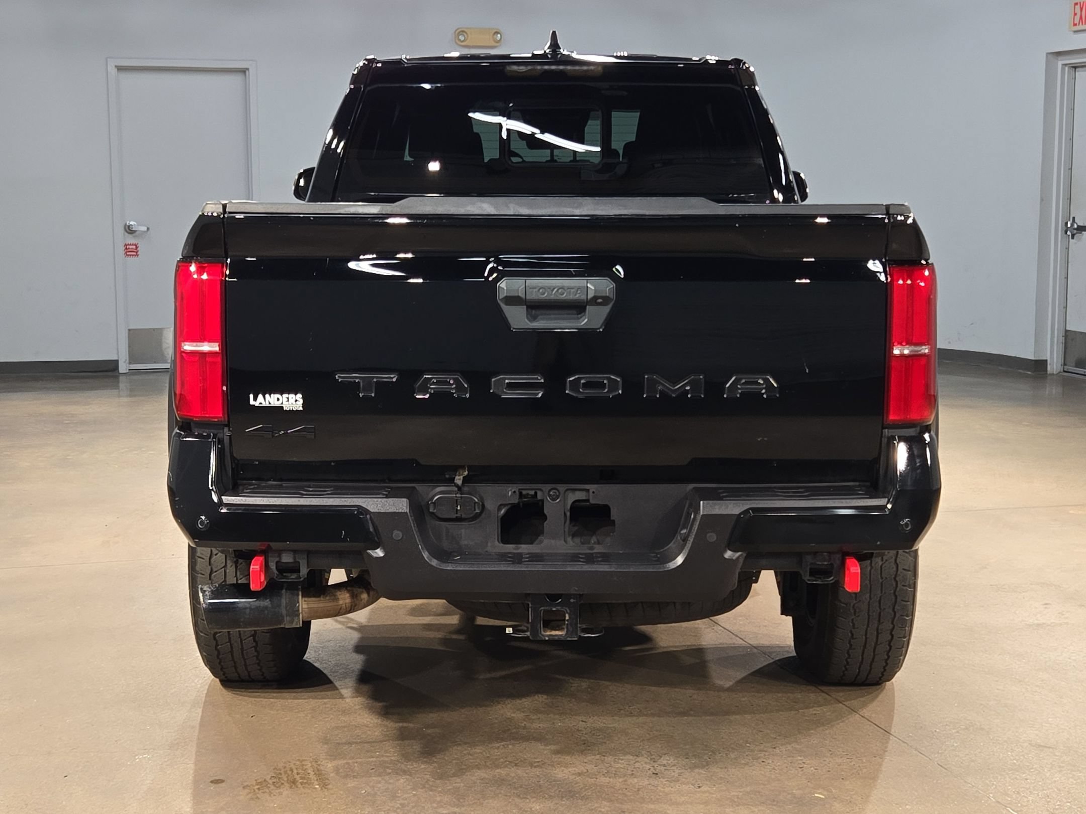 Used 2025 Toyota Tacoma TRD Off-Road w/ TRD Off Road Upgrade Package AWD/4WD image 6