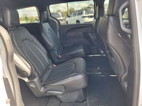 New 2026 Chrysler Voyager LX image 17