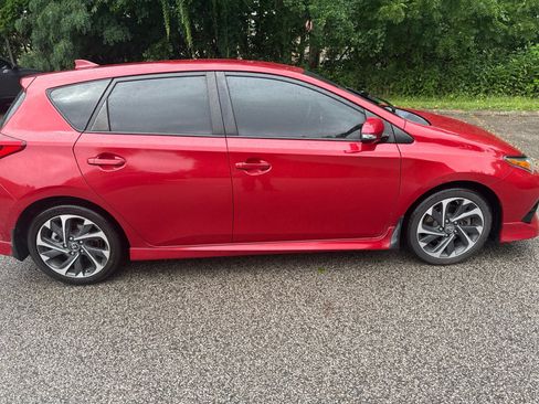 Used 2017 Toyota Corolla iM w/ All-Weather Mat Package FWD image 4