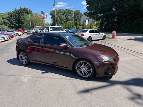 Used 2011 Scion tC FWD image 2