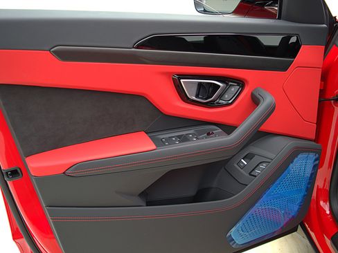 Used 2022 Lamborghini Urus image 59