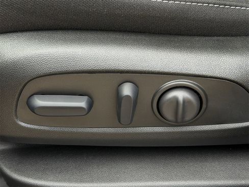 New 2026 Chevrolet Blazer LT image 23