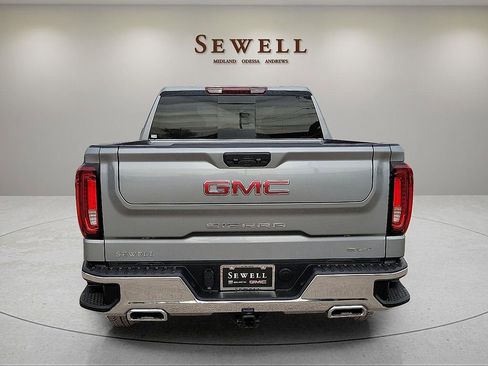 New 2026 GMC Sierra 1500 SLT image 4
