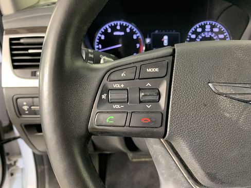 Used 2017 Genesis G80 3.8 AWD/4WD image 18