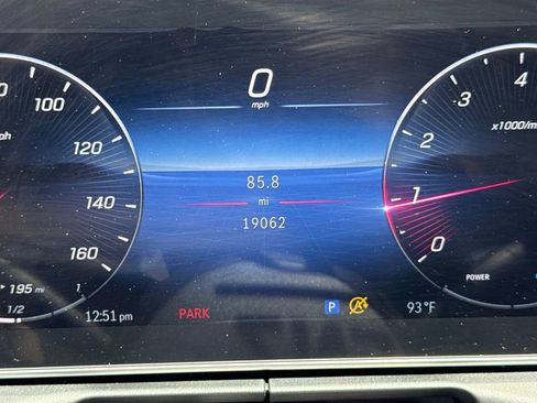 Used 2024 Mercedes-Benz C 300 Sedan image 33