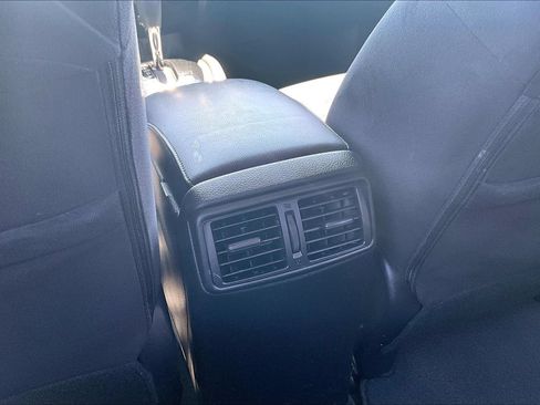 Used 2016 Nissan Rogue S w/ Appearance Package FWD image 10