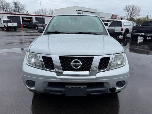 Used 2017 Nissan Frontier SV image 8