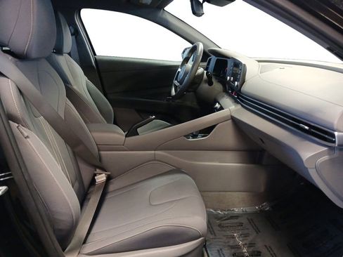 Used 2025 Hyundai Elantra Sport image 15