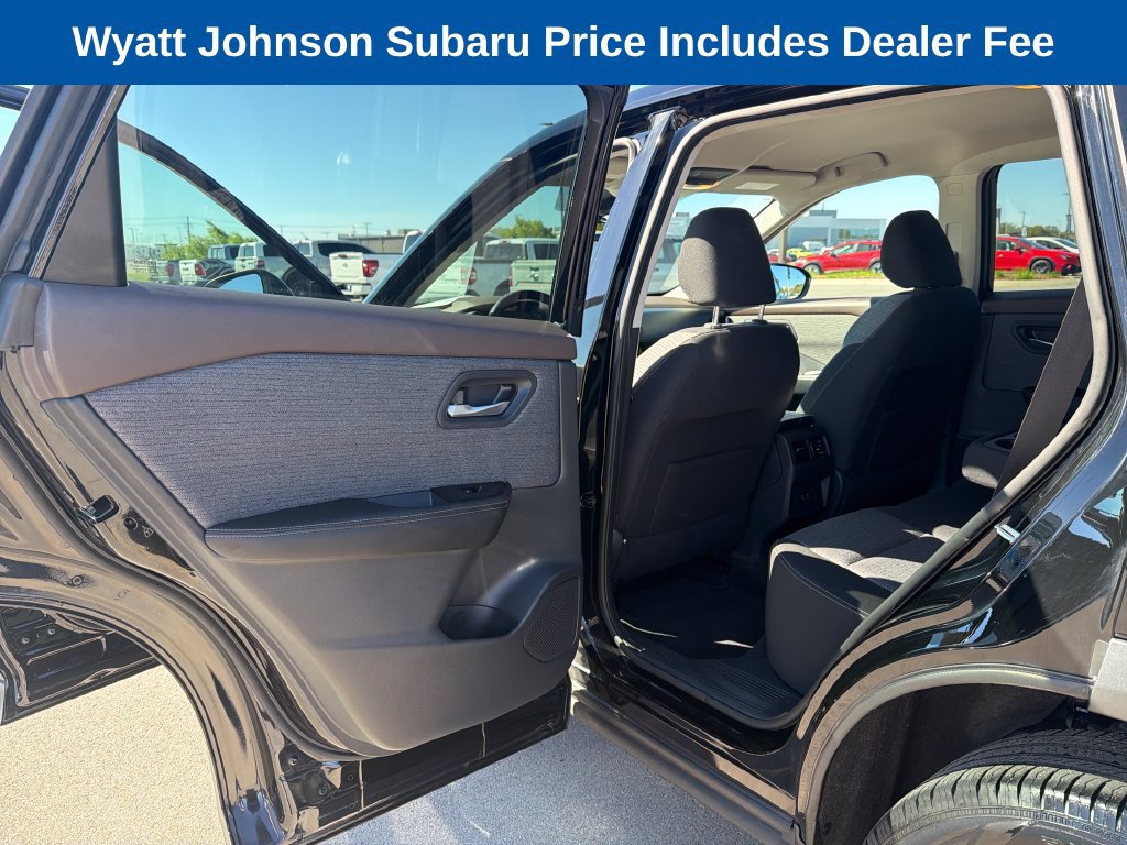 Used 2021 Nissan Rogue SV FWD image 35