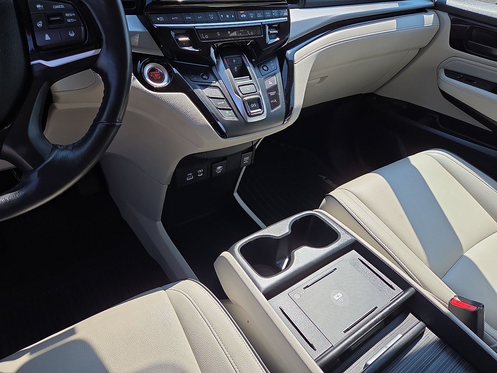 Used 2025 Honda Odyssey Touring image 25