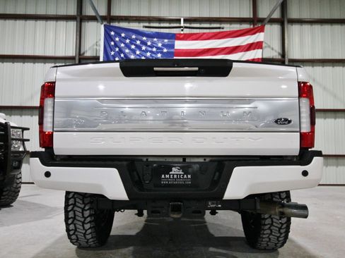 Used 2018 Ford F250 Platinum w/ Platinum Ultimate Package image 9