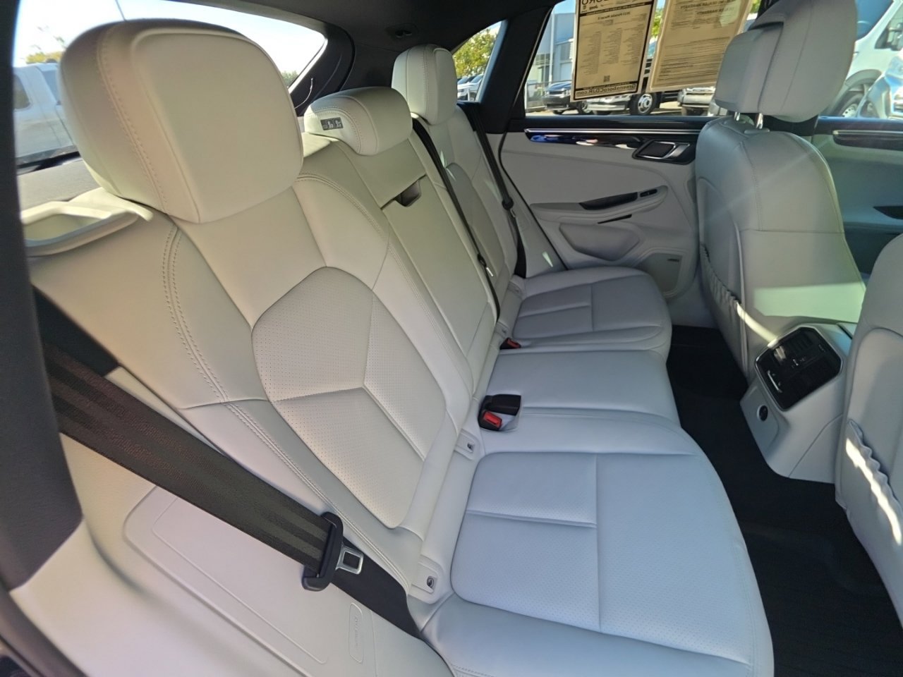 Used 2023 Porsche Macan S AWD/4WD image 23