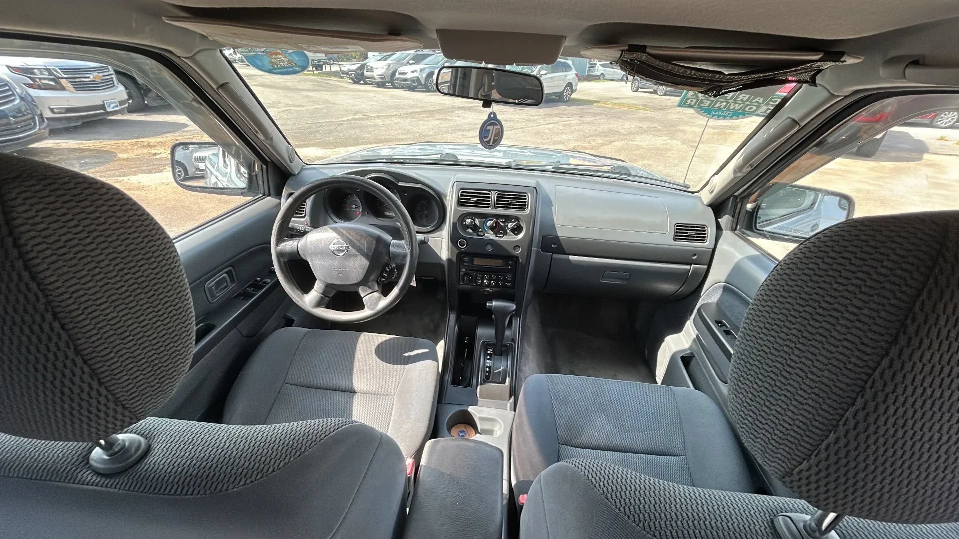 Used 2002 Nissan Frontier XE RWD image 3