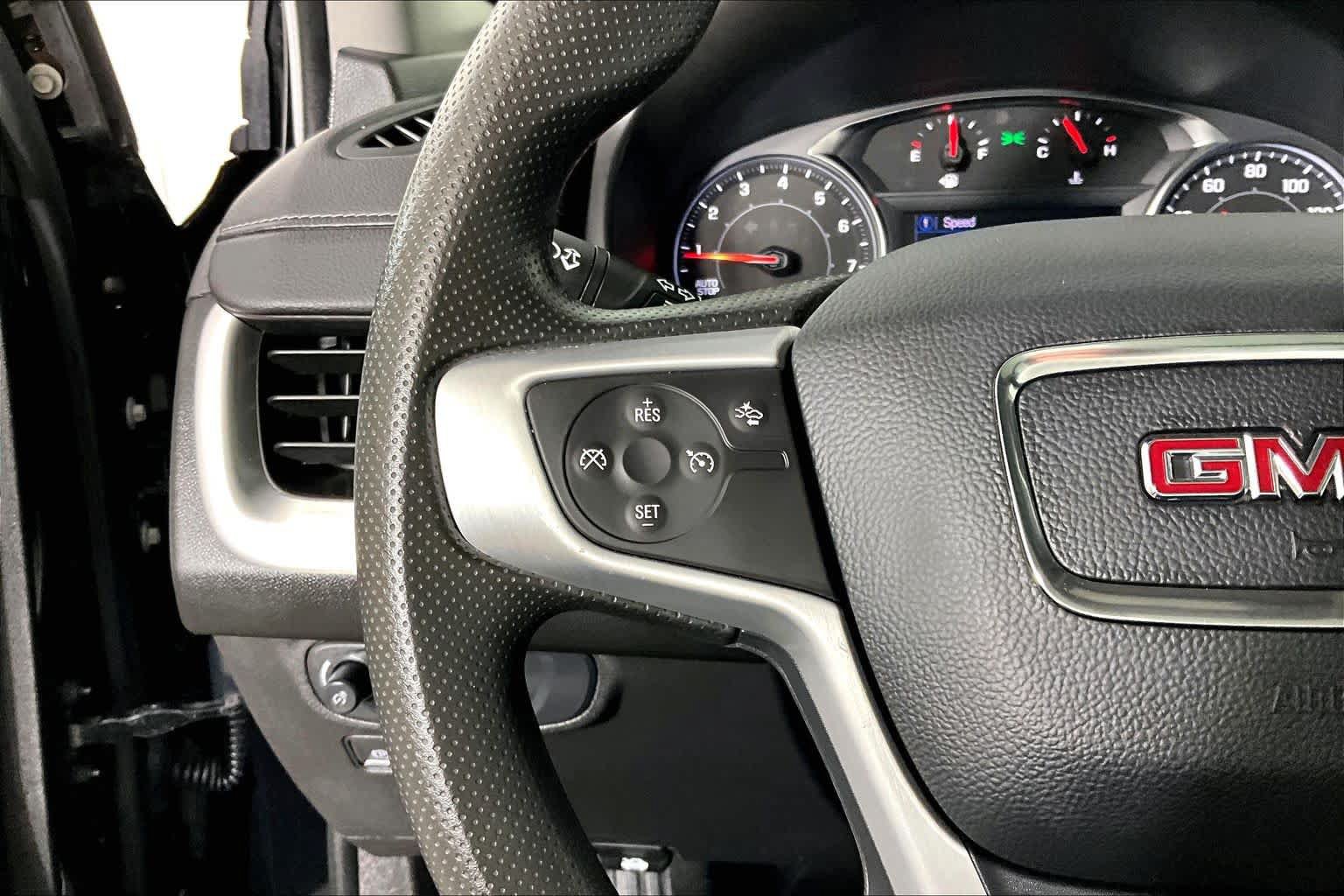 Used 2024 GMC Terrain SLE w/ Driver Convenience Package FWD image 22