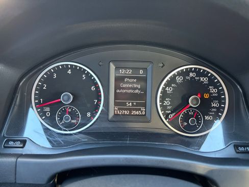 Used 2017 Volkswagen Tiguan S image 25