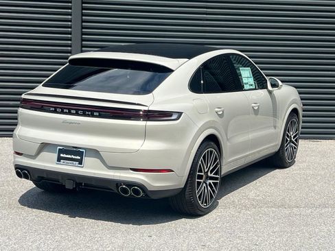 New 2025 Porsche Cayenne Coupe image 7