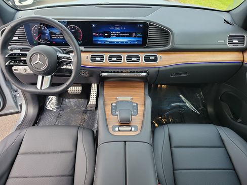Certified 2025 Mercedes-Benz GLS 450 4MATIC image 19