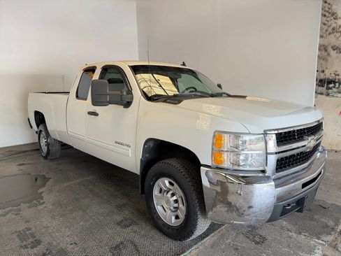Used 2010 Chevrolet Silverado 2500 LT AWD/4WD image 4