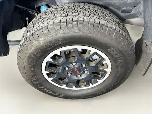 Used 2024 Toyota Tacoma TRD Off-Road w/ TRD Off Road Upgrade Package image 11