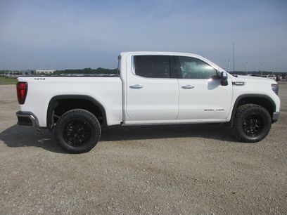 New 2026 GMC Sierra 1500 SLT w/ SLT Convenience Package