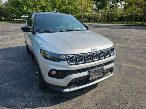 Used 2025 Jeep Compass Limited AWD/4WD image 8
