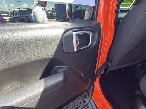Used 2023 Jeep Wrangler Unlimited w/ 8.4" Radio Group AWD/4WD image 26