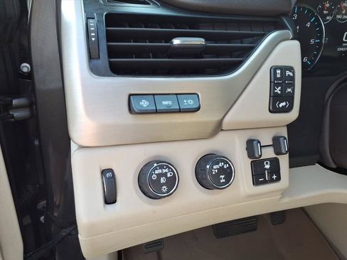 Used 2020 GMC Yukon Denali w/ Denali Ultimate Package AWD/4WD image 26