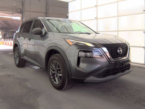Used 2023 Nissan Rogue S FWD image 2