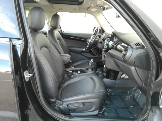 Used 2021 MINI Cooper 4-Door Hardtop FWD image 18