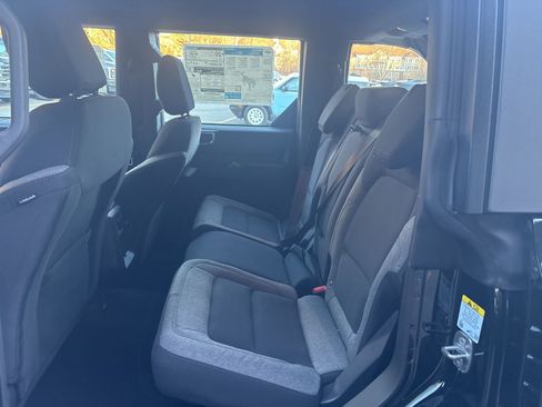New 2025 Ford Bronco 4-Door AWD/4WD image 13