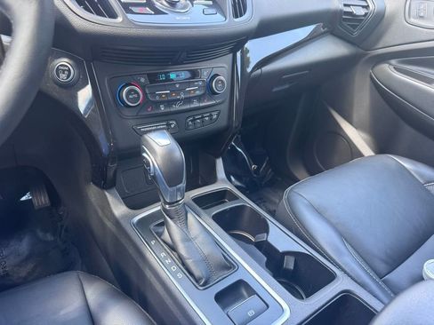 Used 2019 Ford Escape Titanium AWD/4WD image 35