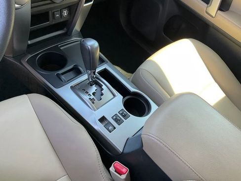 Used 2022 Toyota 4Runner SR5 Premium w/ Moonroof Package RWD image 17