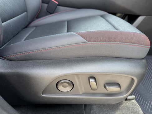 Used 2025 Chevrolet Equinox RS w/ Convenience Package III image 41