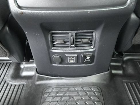 Used 2024 Nissan Titan SV w/ SV Convenience Package AWD/4WD image 33