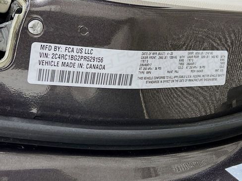 Used 2023 Chrysler Pacifica Touring-L FWD image 30