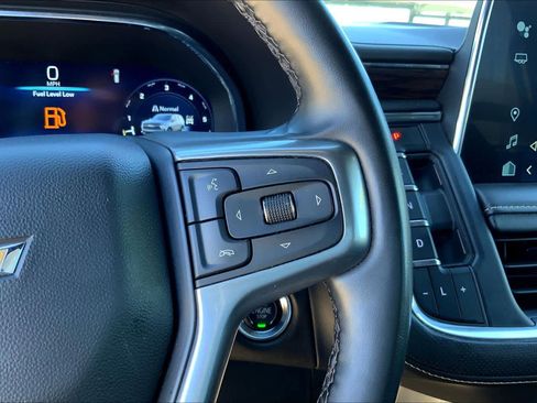 Used 2023 Chevrolet Suburban Premier image 24