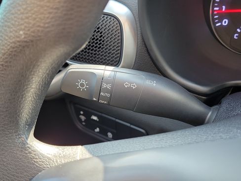 Used 2020 Kia Soul S FWD image 29