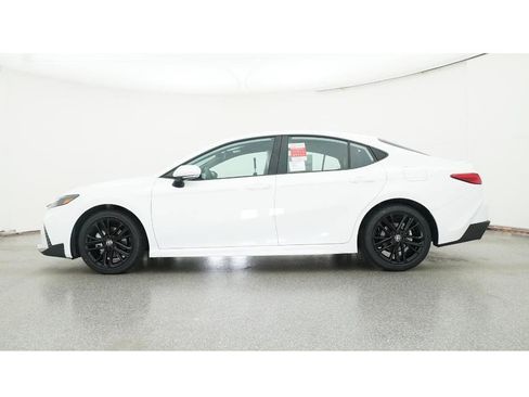 New 2026 Toyota Camry SE image 19