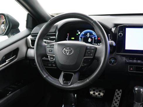 Used 2025 Toyota Camry SE w/ Multimedia Upgrade Package FWD image 14