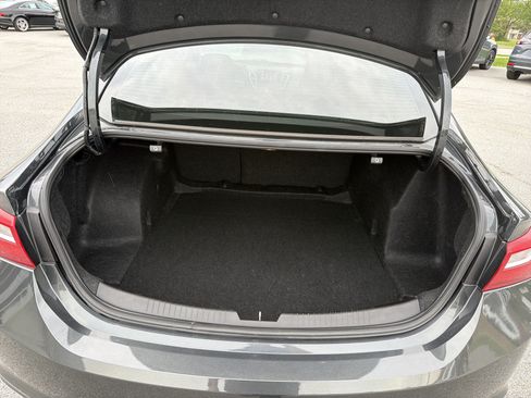 Used 2017 Chevrolet Malibu LT FWD image 39