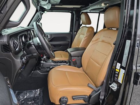 Used 2023 Jeep Wrangler Sahara w/ Cold Weather Group image 9