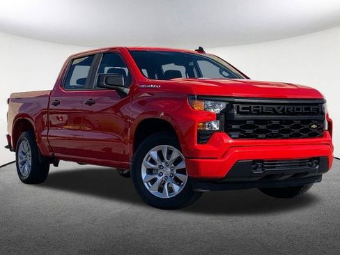 Used 2023 Chevrolet Silverado 1500 Custom image 2