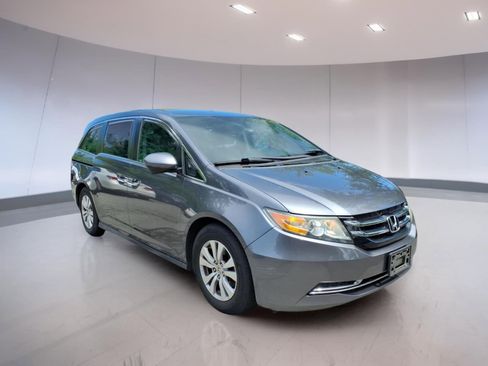 Used 2016 Honda Odyssey SE image 1