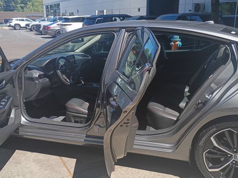 Used 2024 Nissan Altima 2.5 SR FWD image 17