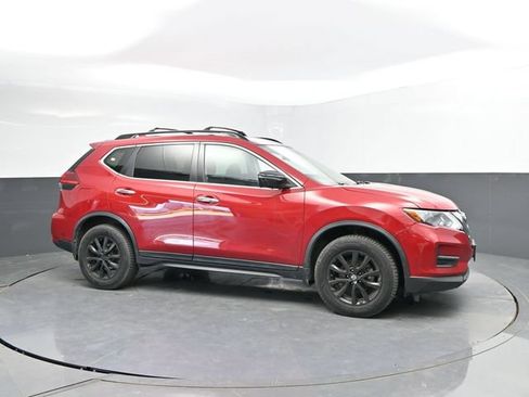Used 2017 Nissan Rogue SV w/ Midnight Edition Package AWD/4WD image 4