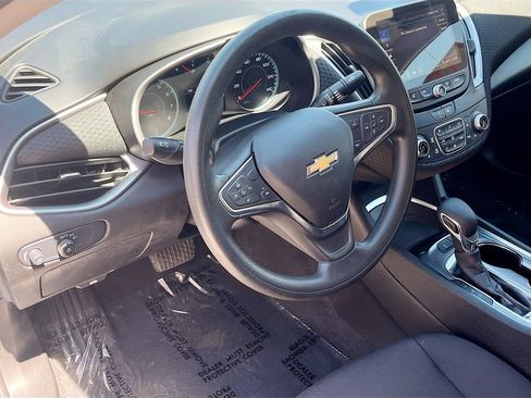 Used 2025 Chevrolet Malibu LT FWD image 11