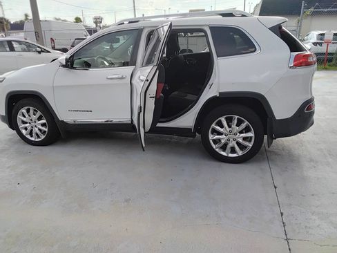 Used 2014 Jeep Cherokee Latitude image 15