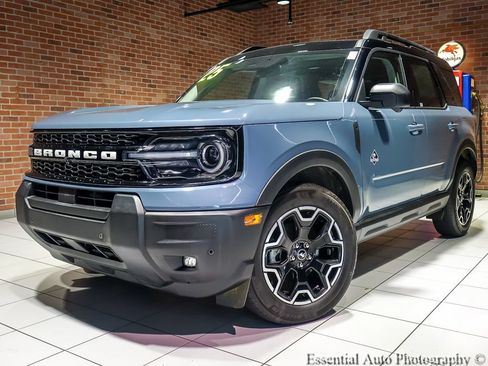 Used 2025 Ford Bronco Sport Outer Banks w/ Outer Banks Tech Package+ AWD/4WD image 2