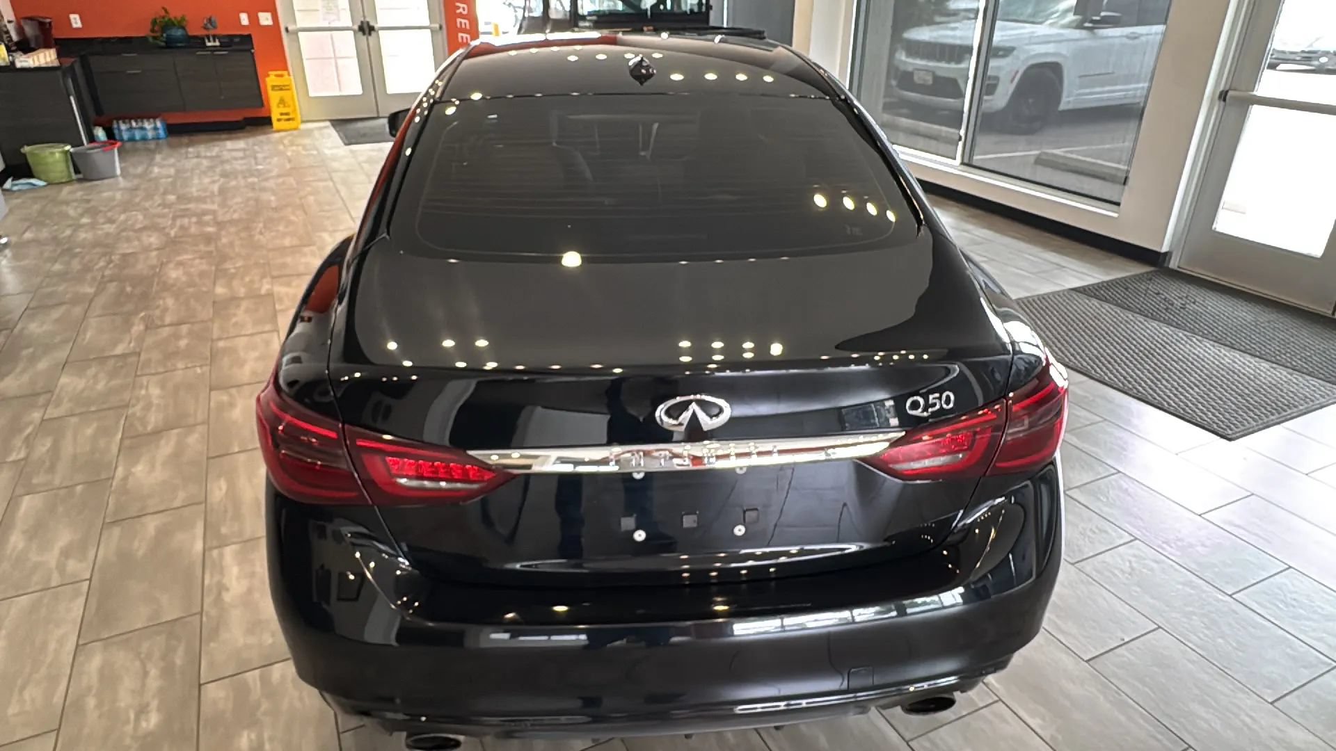 Used 2019 INFINITI Q50 Luxe w/ Cargo Package (L96) RWD image 14